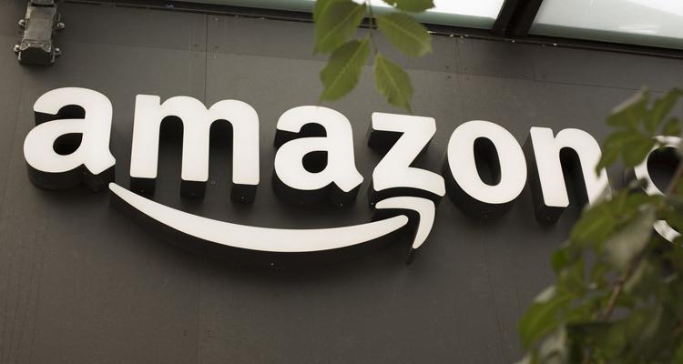 AMAZON VS FALSE RECENSIONI: CHE LA BATTAGLIA ABBIA INIZIO
